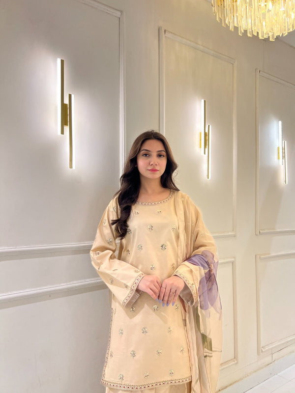 Golden Bloom/Trendy Summer Suit for Women